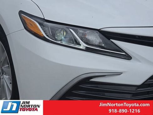 Used 2024 Toyota Camry LE w/ Convenience Package FWD image 10