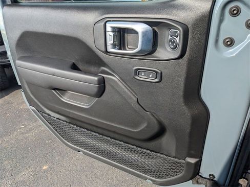 Certified 2024 Jeep Gladiator Sport image 18