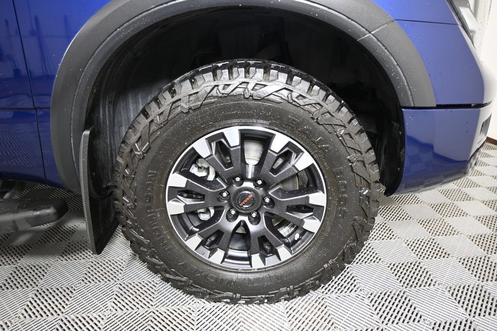 Used 2020 Nissan Titan PRO-4X w/ Pro-4x Convenience Package AWD/4WD image 12