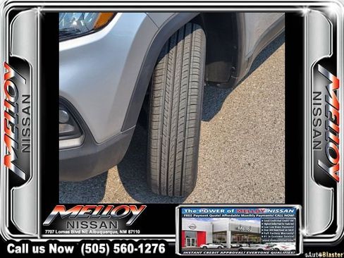 Used 2022 Jeep Compass Trailhawk w/ Trailhawk Convenience Group AWD/4WD image 11