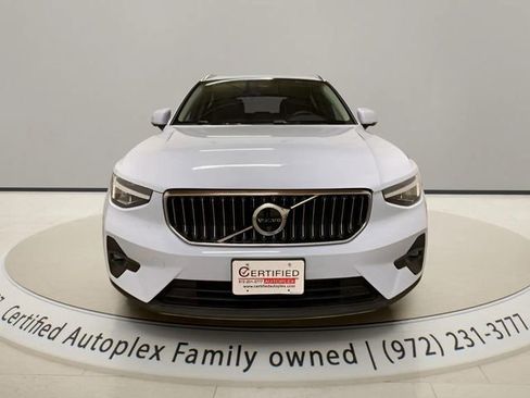 Used 2025 Volvo XC40 B5 Plus image 6