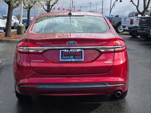 Used 2018 Ford Fusion SE w/ Fusion SE Technology Package image 5