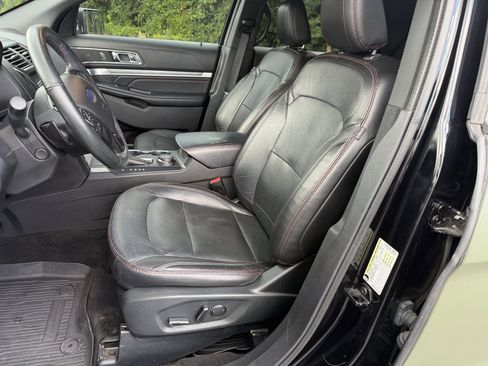 Used 2018 Ford Explorer Sport w/ Equipment Group 401A AWD/4WD image 21