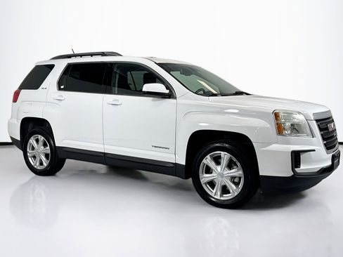 Used 2017 GMC Terrain SLE image 3