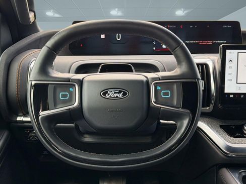 Used 2025 Ford Expedition Tremor AWD/4WD image 15
