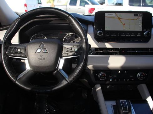 Used 2022 Mitsubishi Outlander SEL FWD image 17