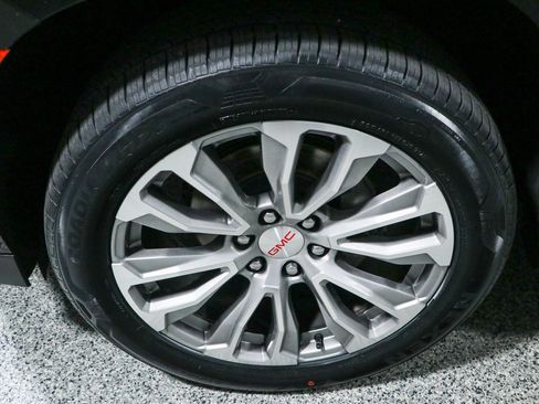 Used 2021 GMC Yukon Denali AWD/4WD image 11