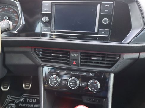Used 2020 Volkswagen Jetta GLI image 11