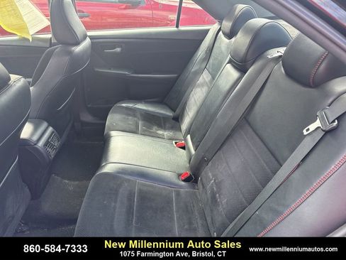 Used 2015 Toyota Camry XSE w/ Moonroof Package image 6