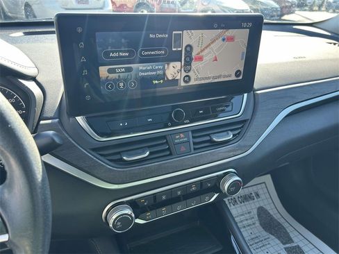 Used 2023 Nissan Altima 2.5 SV w/ SV Premium Package image 24