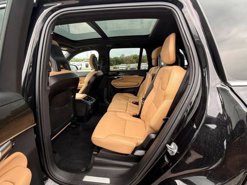 Used 2018 Volvo XC90 T6 Momentum w/ Convenience Package AWD/4WD image 16