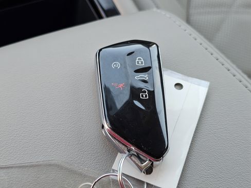 Used 2025 Volkswagen Atlas SE AWD/4WD image 30