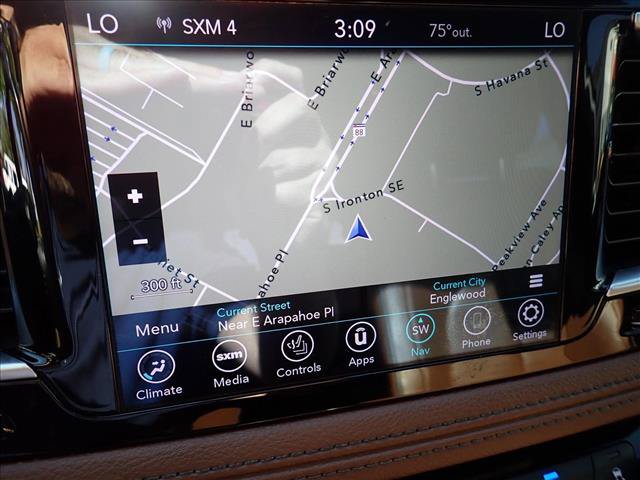 Used 2020 Chrysler Pacifica Limited w/ Advanced Safetytec Group FWD image 24