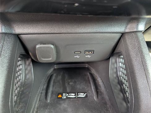 Used 2025 Chevrolet TrailBlazer LT w/ Convenience Package FWD image 18