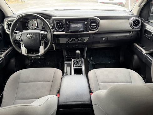 Used 2019 Toyota Tacoma SR5 RWD image 17