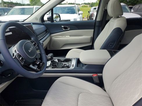 New 2026 Kia Carnival SX image 18