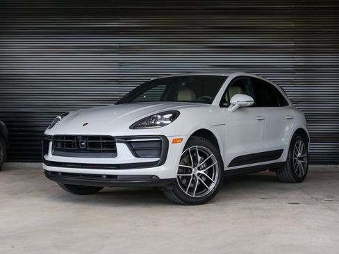 Certified 2024 Porsche Macan AWD/4WD image 1