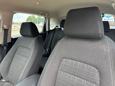Used 2025 Honda HR-V LX image 8