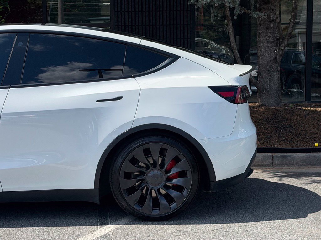 Used 2022 Tesla Model Y Performance AWD/4WD image 11