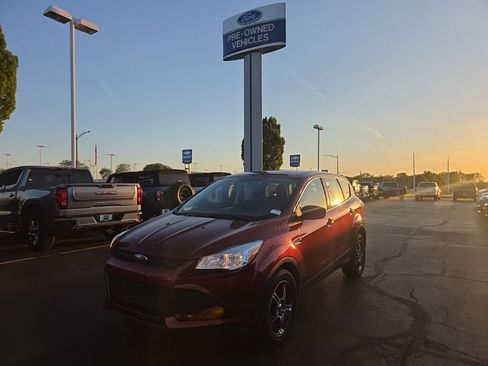 Used 2014 Ford Escape S FWD image 1