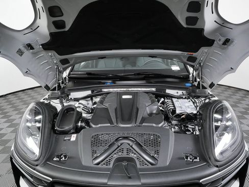 New 2026 Porsche Macan S image 34