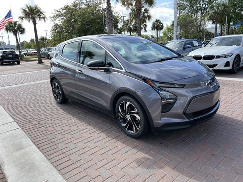 Used 2022 Chevrolet Bolt LT w/ Infotainment Package image 2