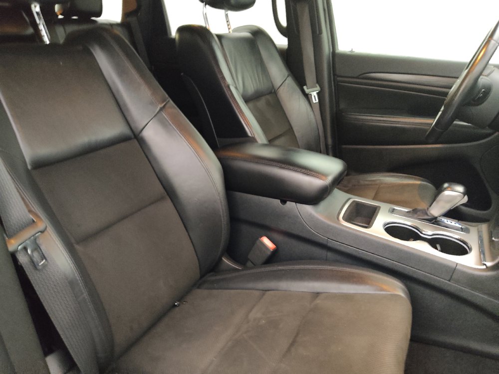 Used 2019 Jeep Grand Cherokee Laredo w/ Laredo X Package RWD image 21