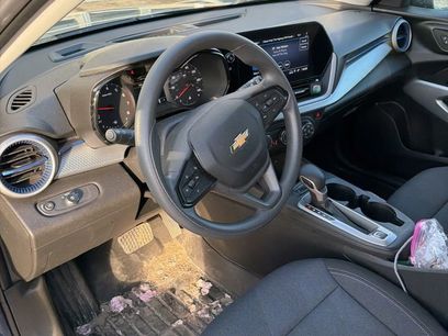Used 2024 Chevrolet Trax LS w/ LS Convenience Package