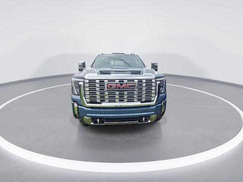 Used 2026 GMC Sierra 2500 Denali w/ Denali Reserve Package AWD/4WD image 3