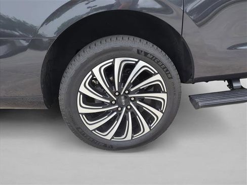 Used 2025 Lincoln Navigator L Black Label AWD/4WD image 28