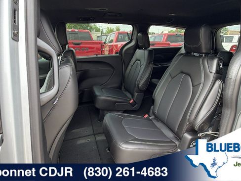 New 2026 Chrysler Pacifica Select w/ S Appearance Package FWD image 14