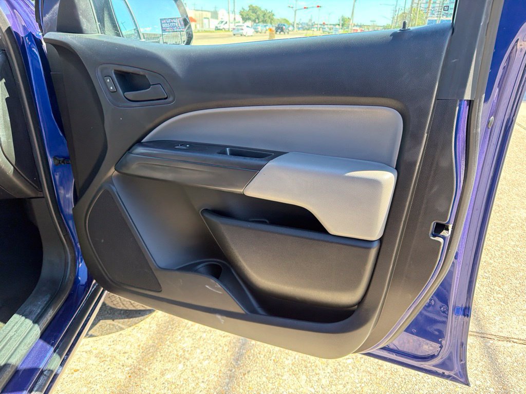 Used 2017 Chevrolet Colorado W/T w/ Custom Special Edition RWD image 15