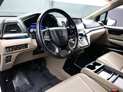 Used 2024 Honda Odyssey Touring image 13
