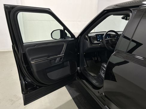 Used 2022 Rivian R1T Launch Edition image 16