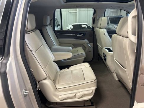 Used 2022 GMC Yukon XL Denali image 24