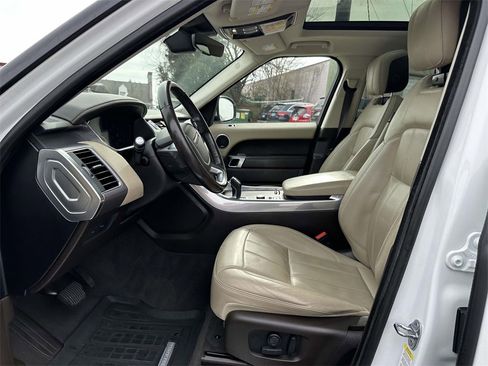 Used 2018 Land Rover Range Rover Sport HSE image 16