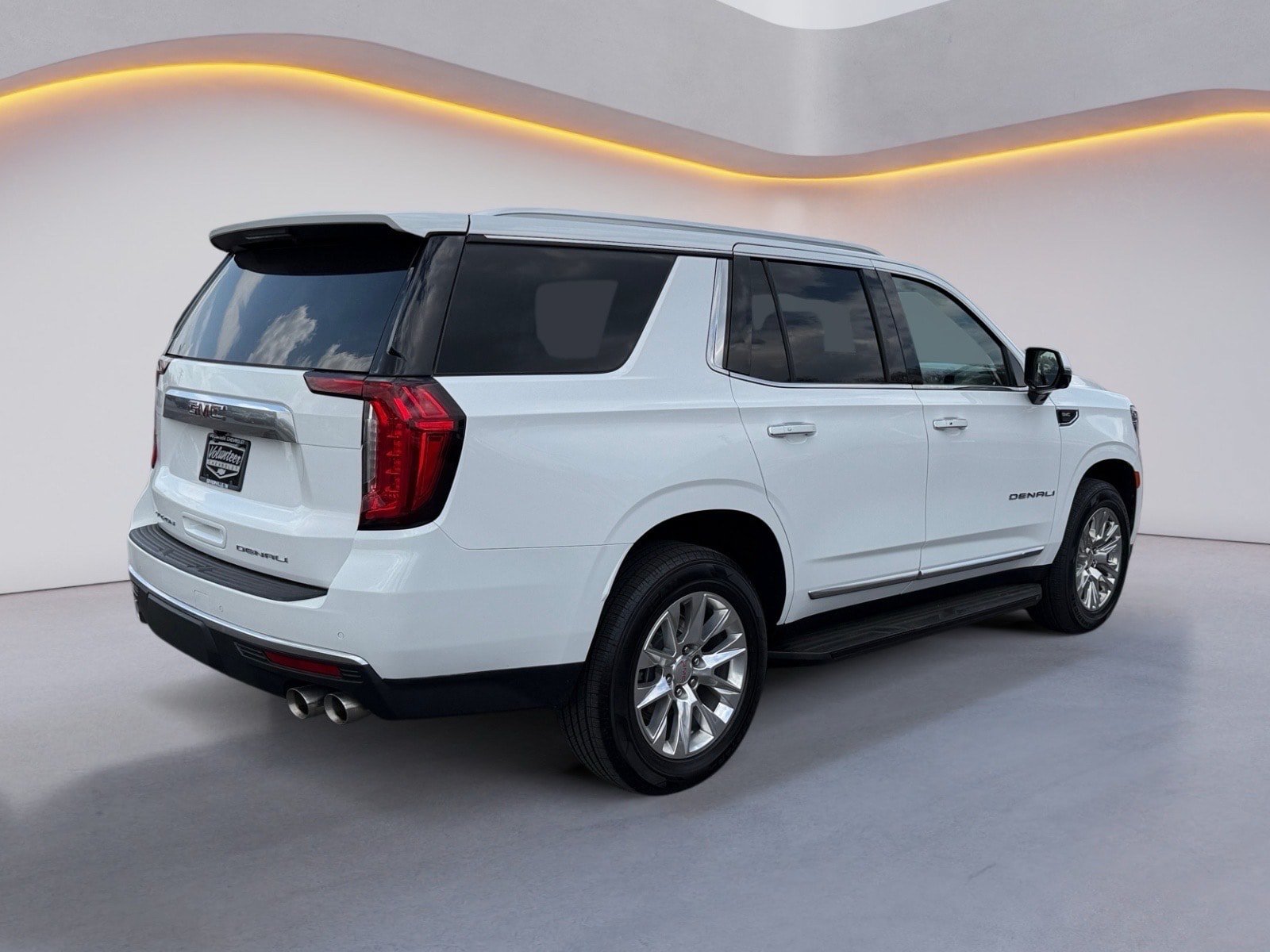 Used 2023 GMC Yukon Denali AWD/4WD image 3