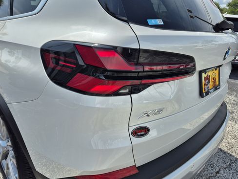 Used 2026 BMW X5 sDrive40i w/ Climate Comfort Package RWD image 10