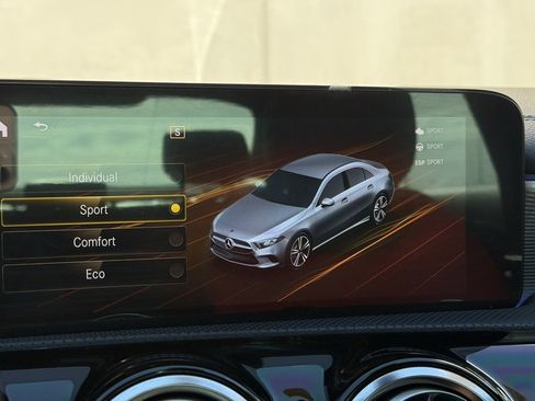 Used 2021 Mercedes-Benz A 220 image 10