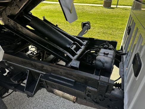 Used 2014 Ford F550 4x4 Regular Cab Super Duty image 22