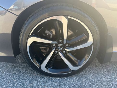 Used 2017 Honda Accord Sport image 12