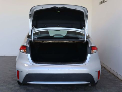 Used 2022 Toyota Corolla LE image 5