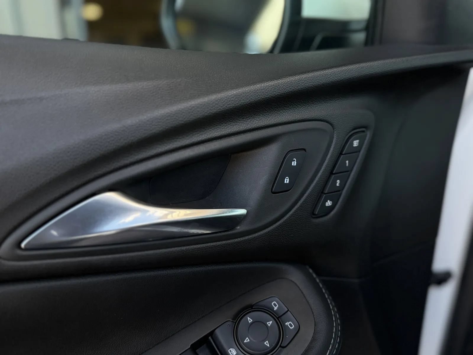 Used 2023 Buick Encore GX Essence w/ Experience Buick Package FWD image 26