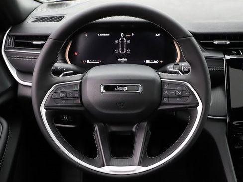 New 2025 Jeep Grand Cherokee L Altitude image 22