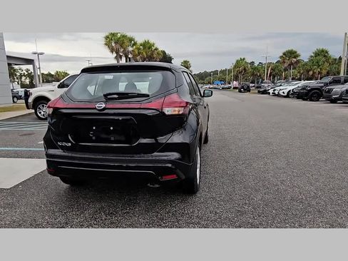 New 2025 Nissan Kicks Play S image 29