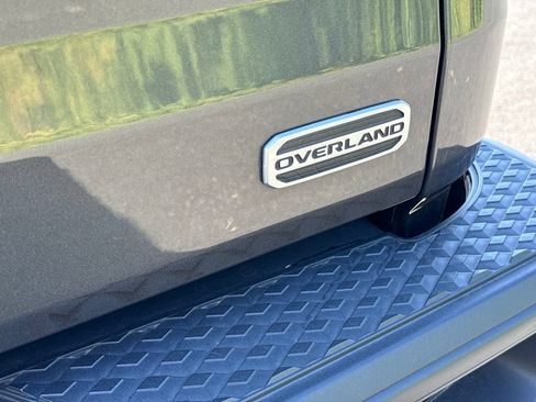 Used 2020 Jeep Gladiator Overland AWD/4WD image 8