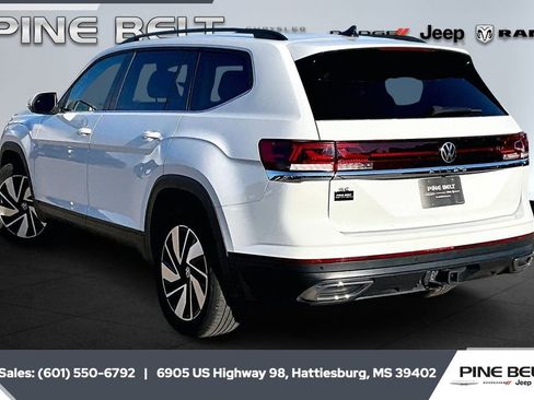 Used 2024 Volkswagen Atlas SE image 2