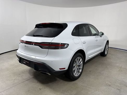 New 2026 Porsche Macan image 7