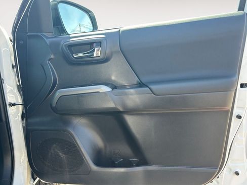 Used 2023 Toyota Tacoma TRD Off-Road w/ Technology Package AWD/4WD image 25