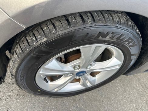 Used 2013 Ford Focus SE image 9